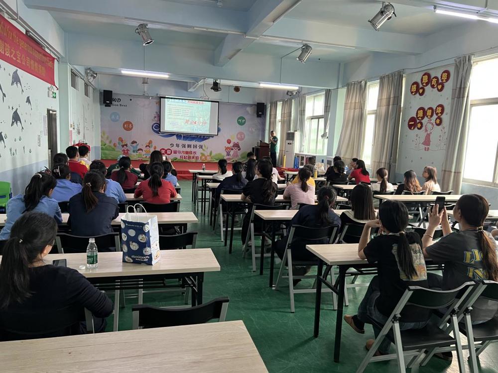 438bf3e09154b19d1cf59e69933887a