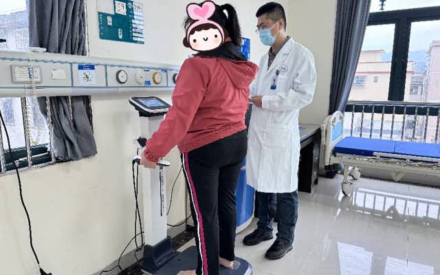 30秒私人订制报告！佛冈人医内分泌科引进人体成分分析仪