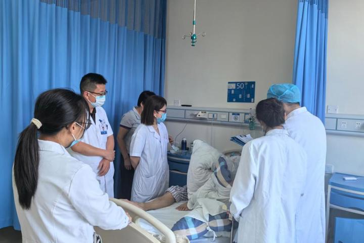 省医帮扶丨广东省人民医院肾内科李志莲教授到佛冈人医开展查房及授课指导工作