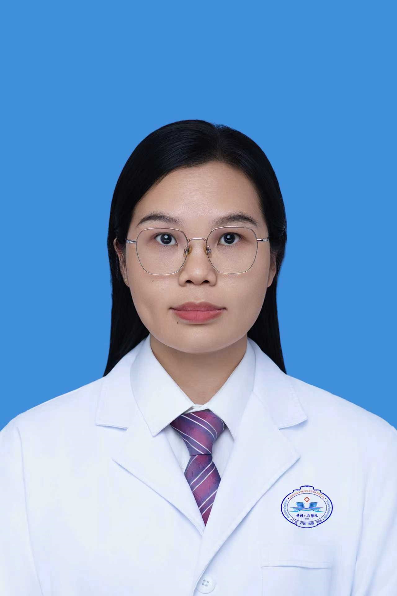 副主任医师 黄桂英