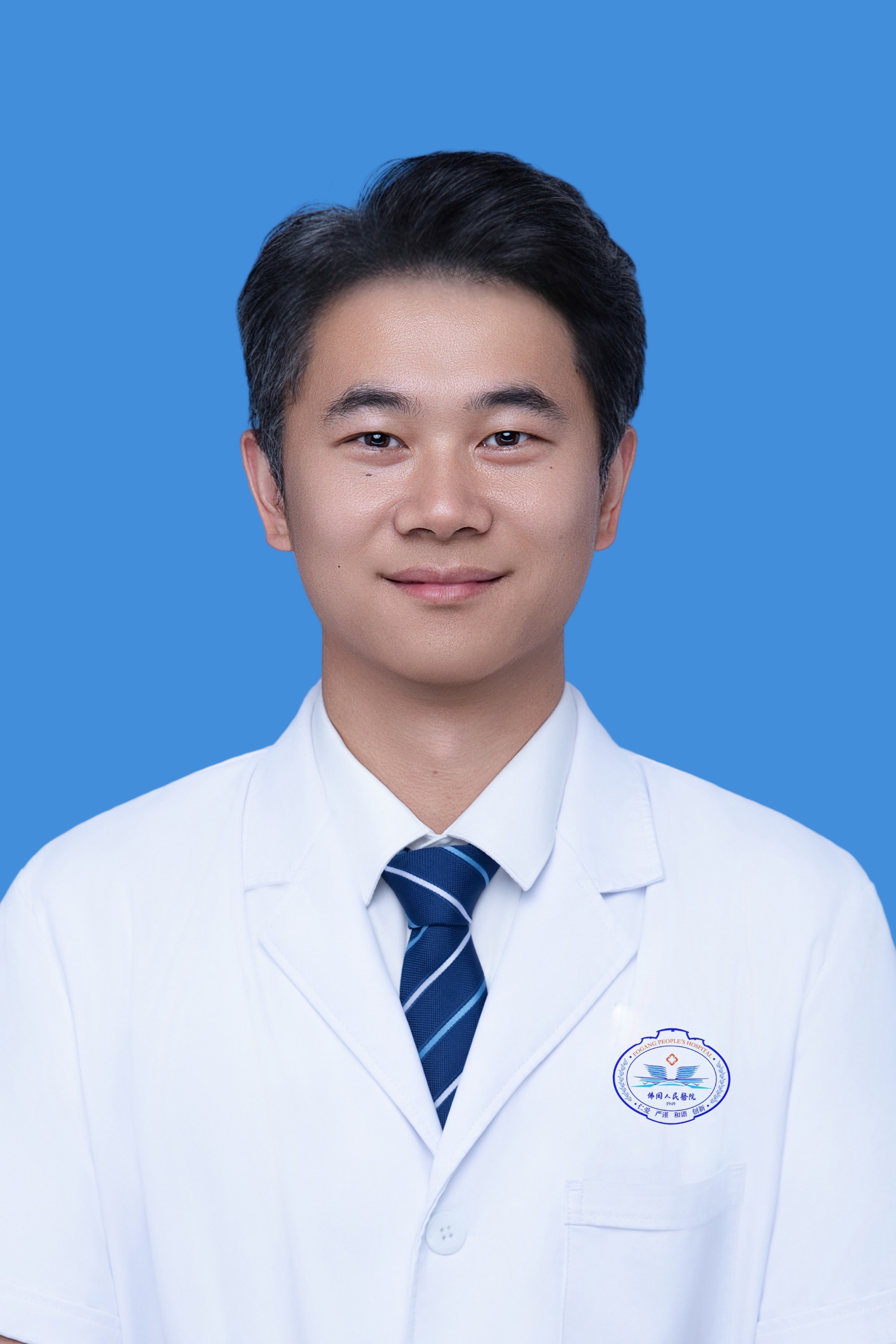 副主任医师 何玮